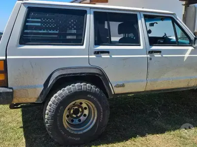 Usata Jeep Cherokee 1986 Bianco SUV