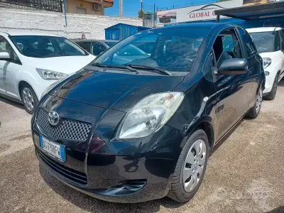 Usata Toyota Yaris 69 CV (50 kW) 2008 Nero Utilitaria