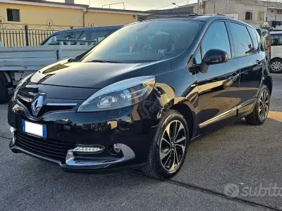 Usata Renault Scénic 110 CV (80 kW) 2015 Nero Monovolume