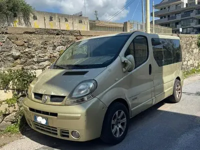 Usata Renault Trafic 75 CV (55 kW) 2005 Monovolume