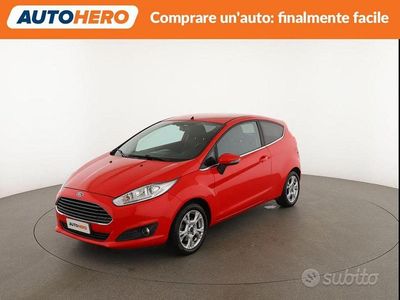 Usado Ford Fiesta Titanium 95 HP (69 kW) 2016 Vermelho Citadino