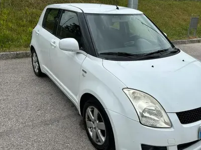 Gebraucht Suzuki Swift 75 PS (55 kW) 2009 Weiß Kleinwagen