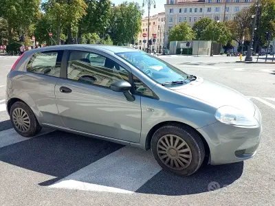 Usata Fiat Grande Punto Active 65 CV (47 kW) 2008 Grigio Utilitaria