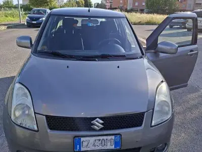 Usata Suzuki Swift GL 69 CV (50 kW) 2006 Grigio Utilitaria
