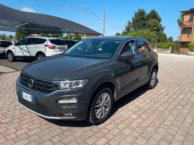 Usata VW T-Roc Business 116 CV (85 kW) 2021 Grigio SUV