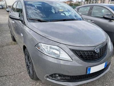 Usata Lancia Ypsilon Silver 70 CV (51 kW) 2023 Grigio Utilitaria