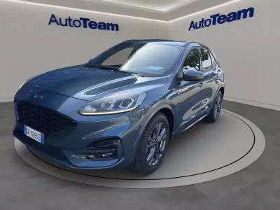 Usata Ford Kuga ST-Line 120 CV (88 kW) 2022 Chrome blue SUV