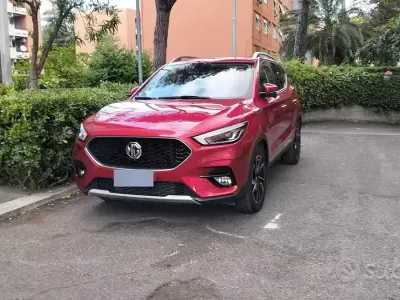 Usata MG ZS Luxury 111 CV (81 kW) 2022 Rosso SUV