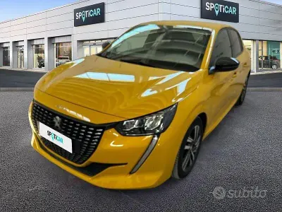 Usata Peugeot 208 Allure 101 CV (74 kW) 2023 Giallo Utilitaria