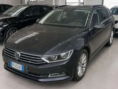 Usata VW Passat Comfortline 120 CV (88 kW) 2017 Giallo Station wagon