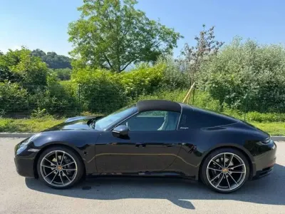 Usata Porsche 992 385 CV (283 kW) 2022 Nero Cabrio