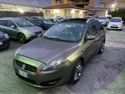 Usado Fiat Croma Emotion 200 HP (147 kW) 2008 Cinzento Carrinha