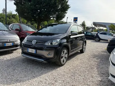 Begagnad VW up! 75 HK (55 kW) 2018 Svart Halvkombi