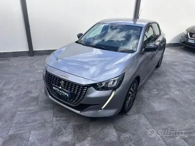 Usata Peugeot 208 Allure 102 CV (75 kW) 2022 Grigio Utilitaria
