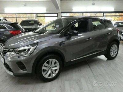 Usata Renault Captur Zen 101 CV (74 kW) 2021 Grigio SUV