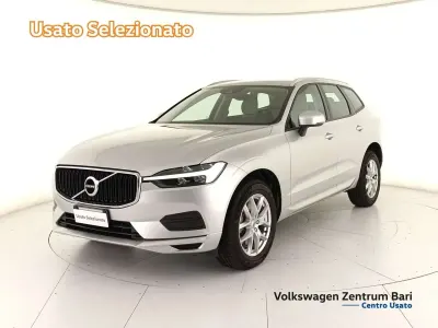 Usata Volvo XC60 Momentum 197 CV (144 kW) 2021 Argento SUV