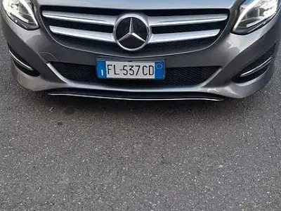 Käytetty Mercedes B200