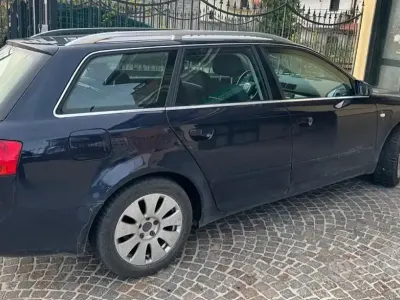 Usata Audi A4 Ambiente 140 CV (102 kW) 2004 Blu/azzurro Station wagon