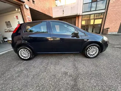 Usata Fiat Punto Street 95 CV (69 kW) 2018 Bluazzurro Utilitaria