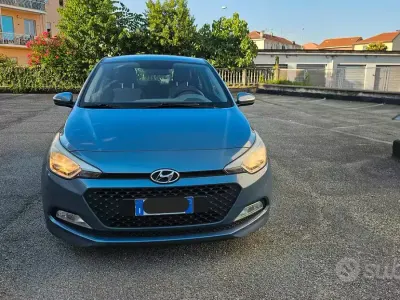 Usata Hyundai i20 75 CV (55 kW) 2016 Bluazzurro Berlina