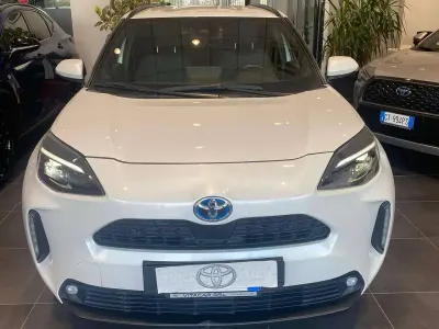 Usata Toyota Yaris Cross Trend 92 CV (67 kW) 2023 Bianco perlato SUV