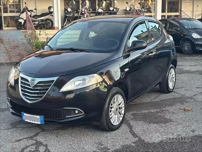 Gebraucht Lancia Ypsilon 80 PS (58 kW) 2014 Schwarz Kleinwagen