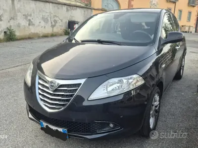 Usata Lancia Ypsilon Gold 95 CV (69 kW) 2014 Nero Utilitaria