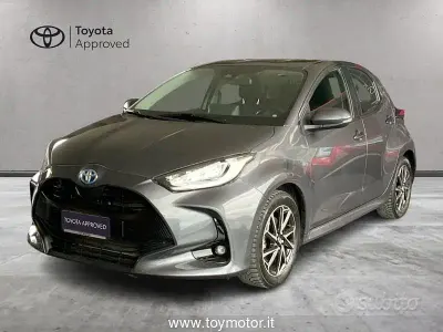 Usata Toyota Yaris Hybrid Trend 116 CV (85 kW) 2022 Grigio Berlina