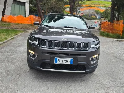 Käytetty Jeep Compass Opening Edition 140 HP (102 kW) 2017 Harmaa Katumaasturi