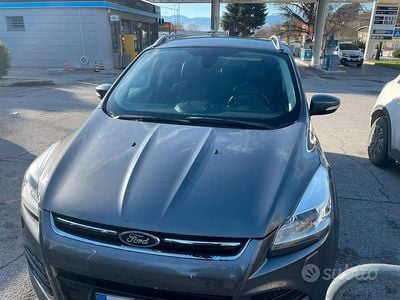 Usata Ford Kuga 140 CV (102 kW) 2013 Grigio SUV