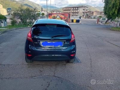 Usata Ford Fiesta 80 CV (58 kW) 2010 Blu Utilitaria