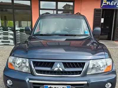 Usata Mitsubishi Pajero Instyle 116 CV (85 kW) 2004 Grigio SUV