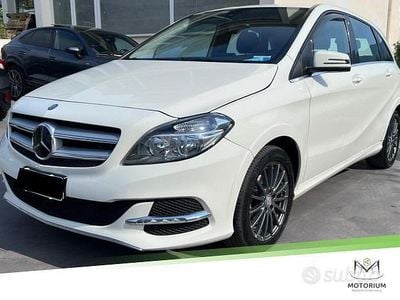 Gebraucht Mercedes B250e 139 kW (190 PS) 2016 Weiß Van / Kleinbus