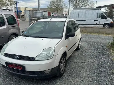 Usata Ford Fiesta 68 CV (50 kW) 2010 Bianco Furgone