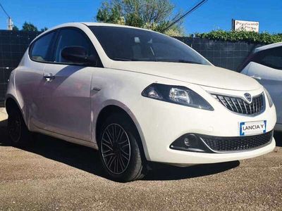 usata Lancia Ypsilon Ypsilon1.0 firefly hybrid Silver s