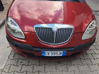 Usata Lancia Ypsilon 80 CV (58 kW) 2005 Rosso Utilitaria