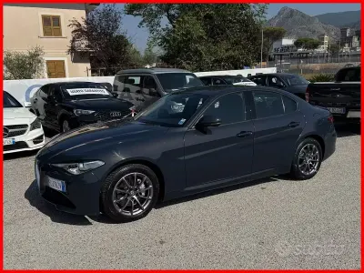 Usata Alfa Romeo Giulia 160 CV (117 kW) 2018 Blu Berlina