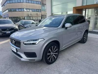 Usata Volvo XC90 Core 235 CV (172 kW) 2023 Argento SUV