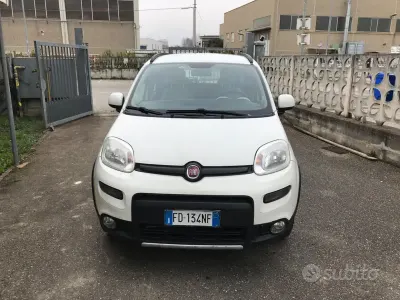 Usata Fiat Panda 4x4 S 85 CV (62 kW) 2016 Bianco Utilitaria