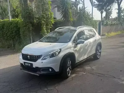 Używany Peugeot 2008 Crossway 120 KM (88 kW) 2017 Biały SUV