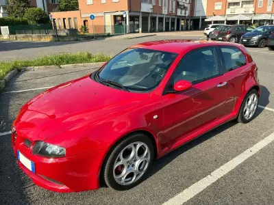 Usata Alfa Romeo 147 GTA 252 CV (185 kW) 2003 Rosso Utilitaria