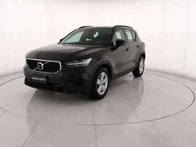 Usata Volvo XC40 Momentum 150 CV (110 kW) 2021 Nero SUV
