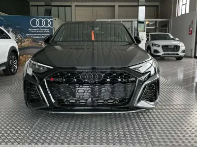 Usata Audi RS3 400 CV (294 kW) 2024 Grigio daytona Berlina