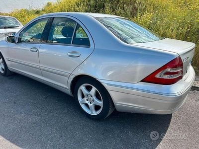 Begagnad Mercedes C220 150 HK (110 kW) 2004 Sedan