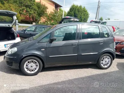 Usata Lancia Musa 90 CV (66 kW) 2008 Grigio Monovolume