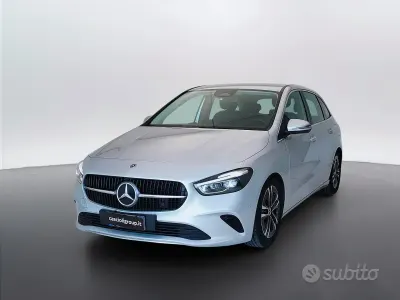 Usata Mercedes B180 Advanced 116 CV (85 kW) 2023 Argento iridio Utilitaria