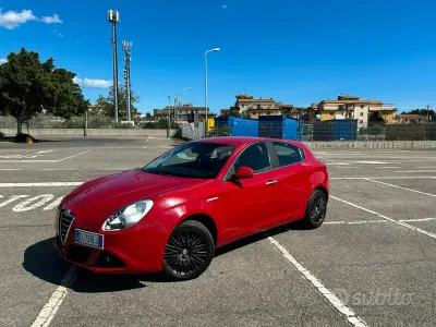 Usata Alfa Romeo Giulietta 105 CV (77 kW) 2012 Rosso Utilitaria