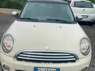 Usata Mini Cooper 90 CV (66 kW) 2011 Bianco Utilitaria