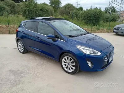 Usata Ford Fiesta Titanium 86 CV (63 kW) 2017 Blu Utilitaria