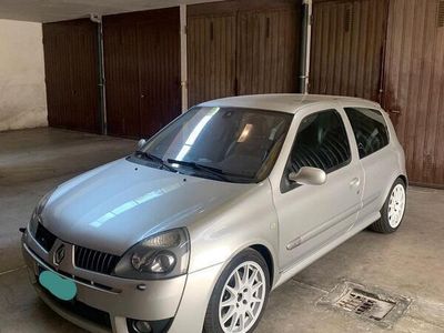 Usata Renault Clio II 179 CV (131 kW) 2004 Utilitaria